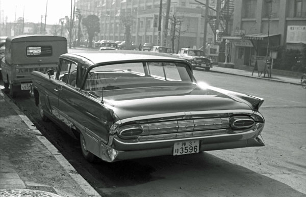 (02-4e)(079-16) 1959 Lincoln Capri 2de Hardtop.jpg